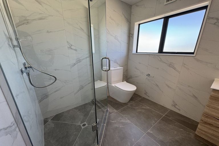 Photo of property in 22d Toru Street, Te Atatu Peninsula, Auckland, 0610