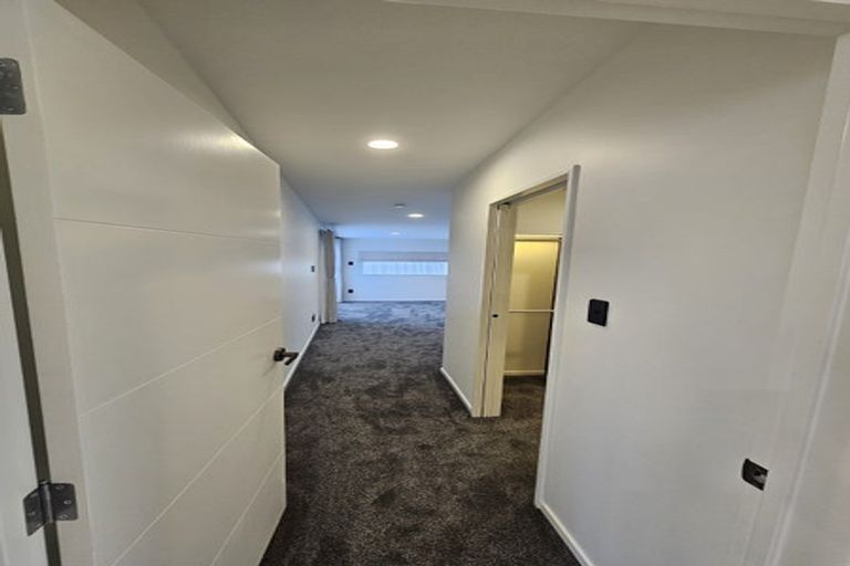 Photo of property in 2a Embling Place, Eastern Beach, Auckland, 2012