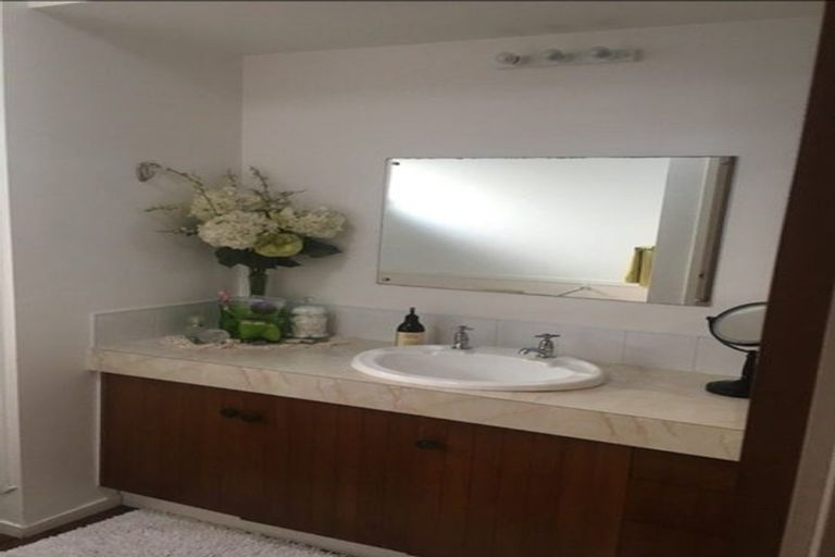 Photo of property in 1/26 Kitchener Road, Takapuna, Auckland, 0620