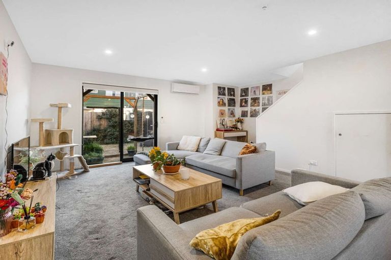 Photo of property in 3/25 Hargest Crescent, Sydenham, Christchurch, 8023