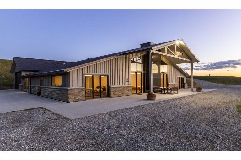 Photo of property in 211 Mcarthur Road, Springvale, Alexandra, 9391