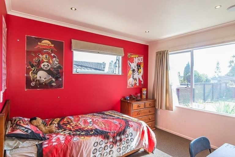 Photo of property in 32 Kapanui Road, Waikanae, 5036