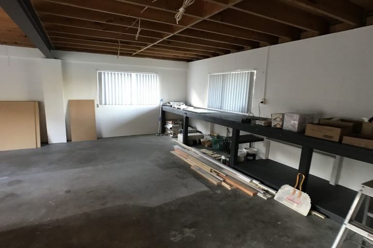 Photo of property in 22 Hartley Terrace, Massey, Auckland, 0614