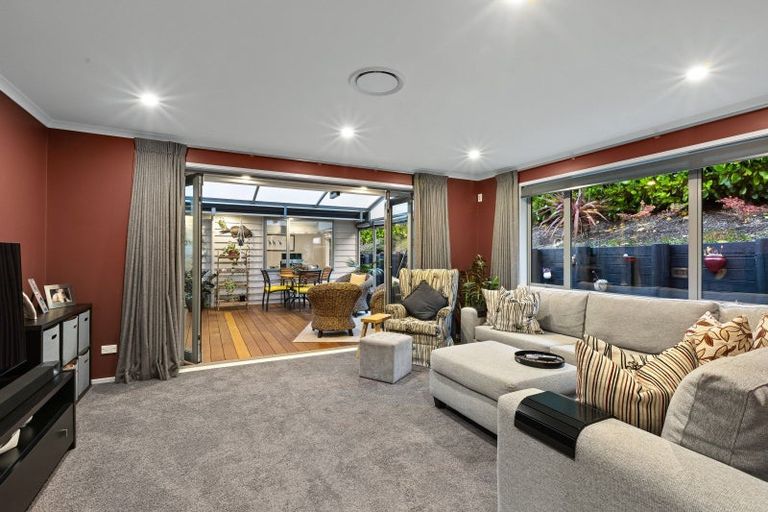 Photo of property in 8 Woodridge Drive, Stanmore Bay, Whangaparaoa, 0932