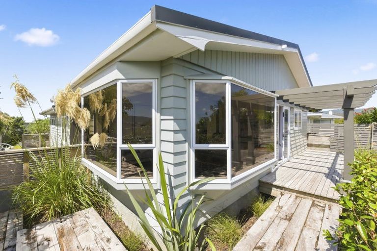 Photo of property in 7 Whyte Street, Paraparaumu Beach, Paraparaumu, 5032