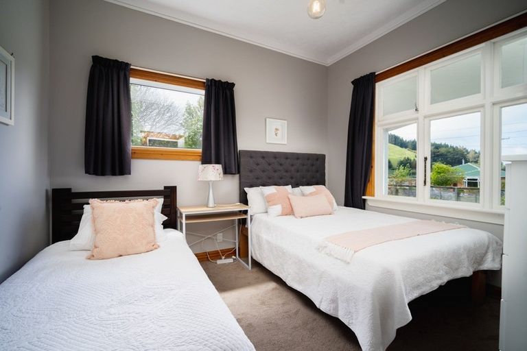 Photo of property in 25 Hugh Street, Sawyers Bay, Port Chalmers, 9023