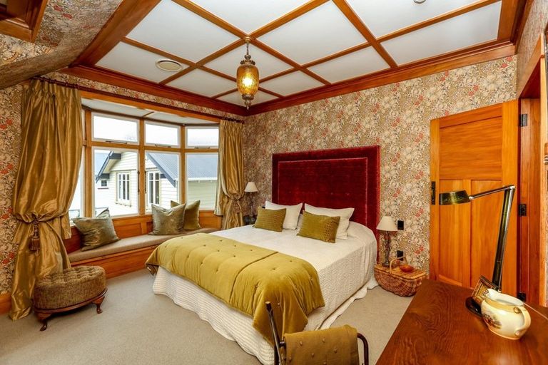 Photo of property in 83 Brougham Street, New Plymouth, 4310