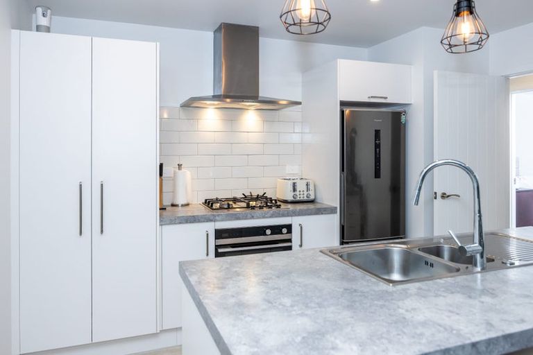 Photo of property in 40 Ladeira Place, Fitzroy, Hamilton, 3206