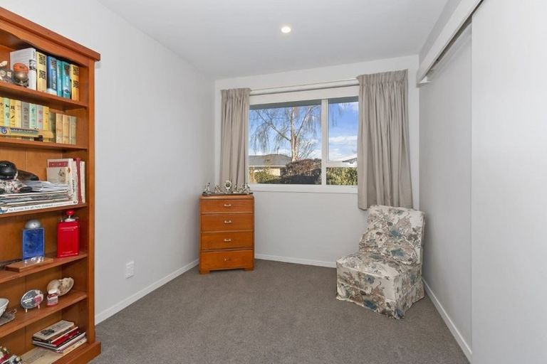 Photo of property in 143 Queenspark Drive, Parklands, Christchurch, 8083