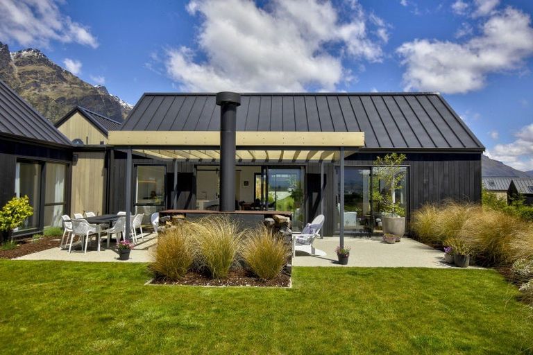 Photo of property in 1 Chimney Lane, Jacks Point, Queenstown, 9371