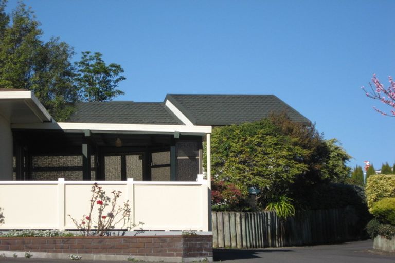 Photo of property in 2/34 Busby Hill, Havelock North, 4130