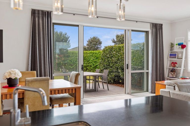 Photo of property in 1 Kapuka Street, Papamoa Beach, Papamoa, 3118