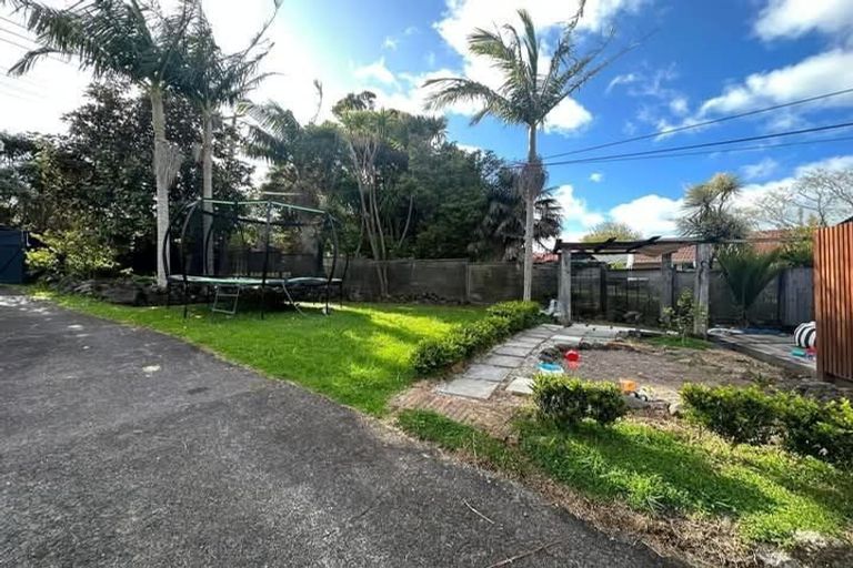 Photo of property in 30 Grendon Road, Titirangi, Auckland, 0604