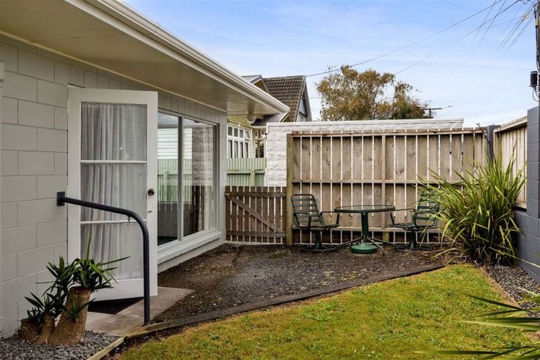 Photo of property in 74a Barrett Street, Westown, New Plymouth, 4310