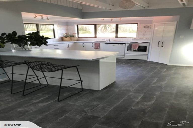 Photo of property in 3 Sarah Street, Waikawa Beach, Levin, 5573