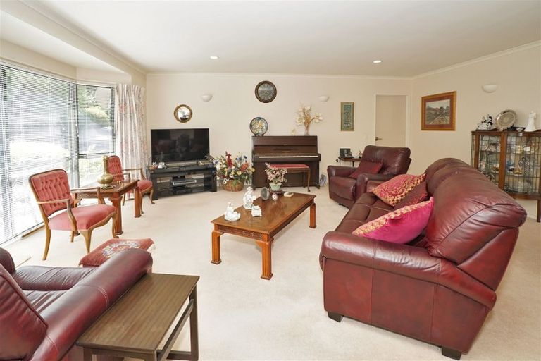 Photo of property in 69 Grosvenor Gardens, Flagstaff, Hamilton, 3210