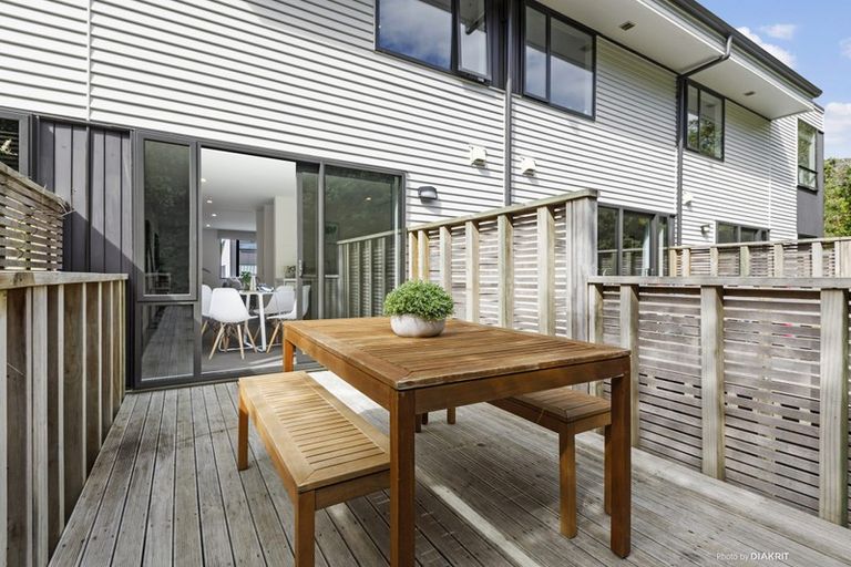 Photo of property in 19/8 Thatcher Crescent, Crofton Downs, Wellington, 6035