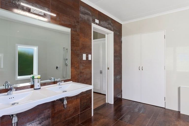 Photo of property in 60 Waioeka Road, Otara, Opotiki, 3197