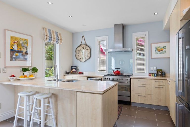 Photo of property in 101 Aikmans Road, Merivale, Christchurch, 8014