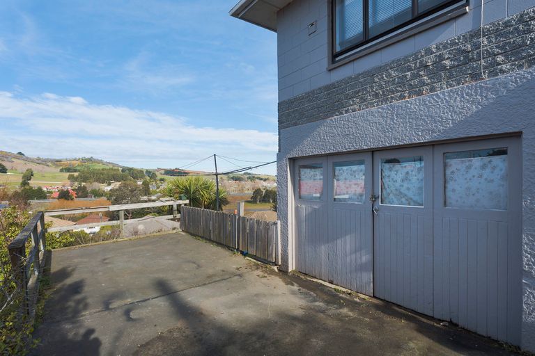 Photo of property in 33 Waldron Crescent, Green Island, Dunedin, 9018