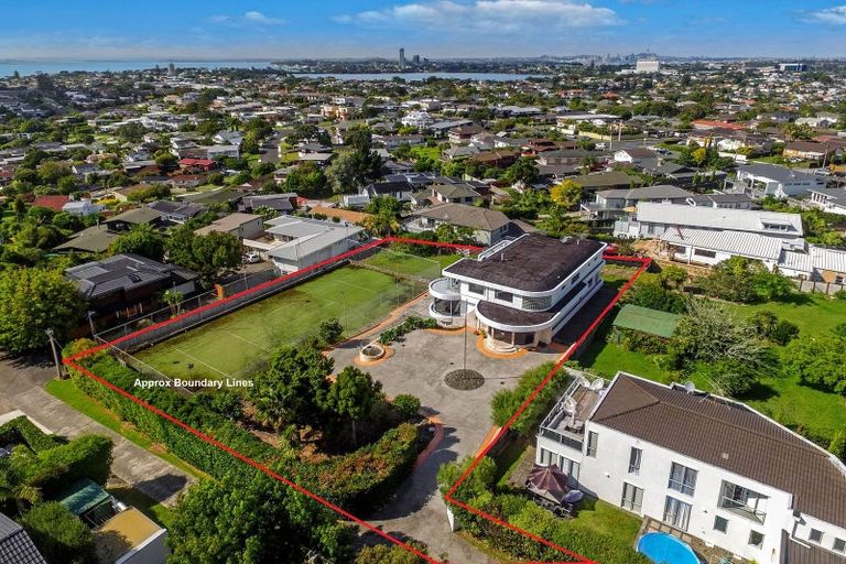 Photo of property in 99 East Coast Road, Castor Bay, Auckland, 0620