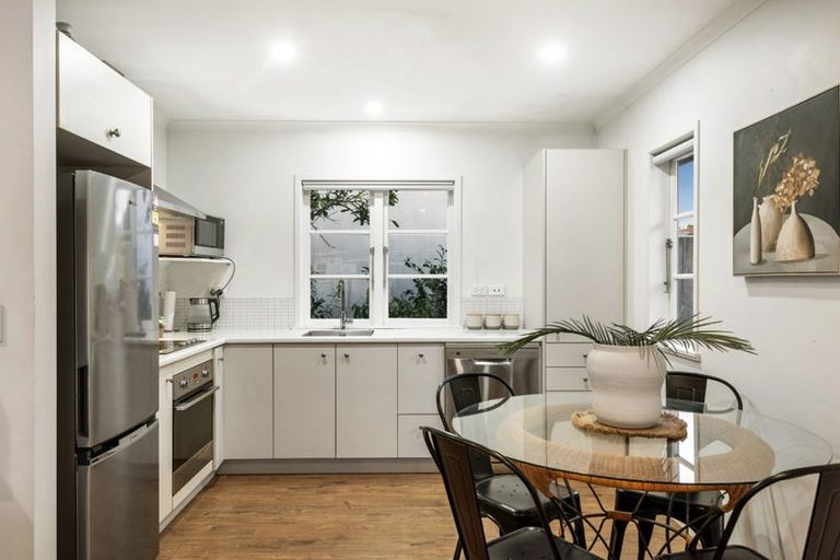 Photo of property in 7a Nelson Avenue, Northcote Point, Auckland, 0627