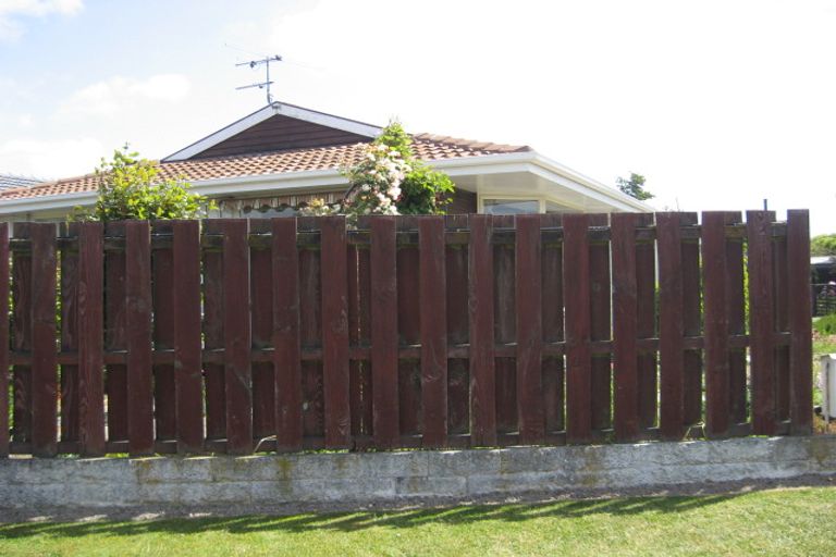 Photo of property in 1/9 Cherryburton Place, Shirley, Christchurch, 8013