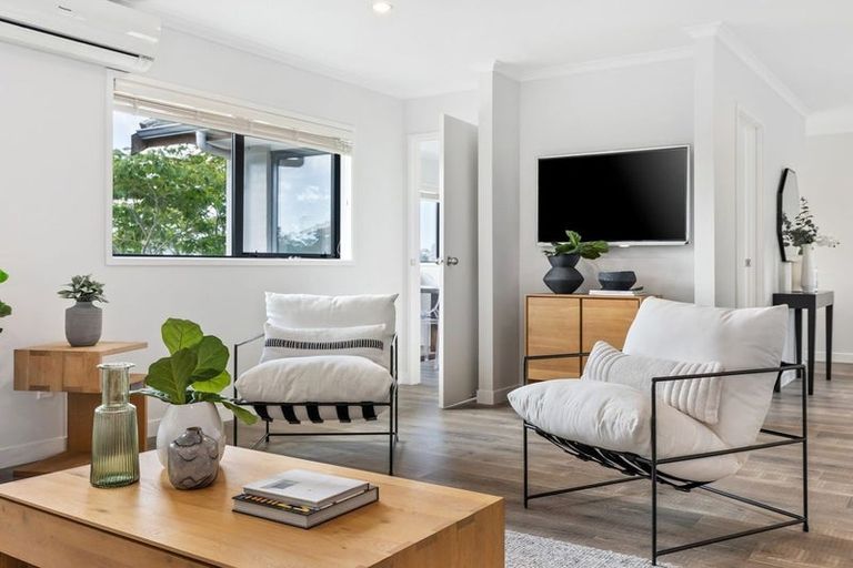 Photo of property in 33 Mural Place, Greenhithe, Auckland, 0632