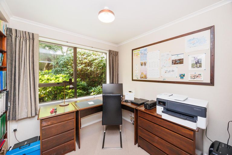 Photo of property in 10 Epsom Road, Hokowhitu, Palmerston North, 4410