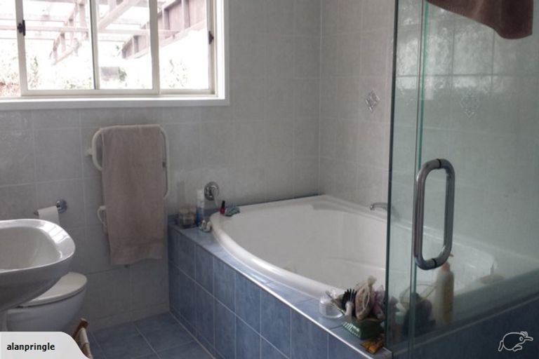 Photo of property in 78 Hattaway Avenue, Bucklands Beach, Auckland, 2012