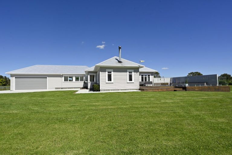 Photo of property in 13 Trotting Course Drive, Kumeu, 0891