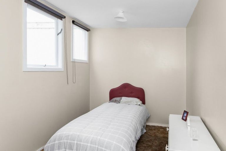 Photo of property in 33 Bowling Road, Greenmeadows, Napier, 4112