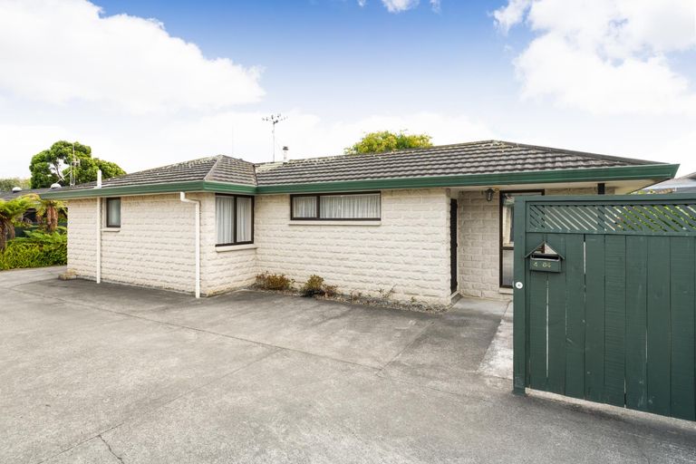 Photo of property in 4/64 Albert Street, Palmerston North, 4414