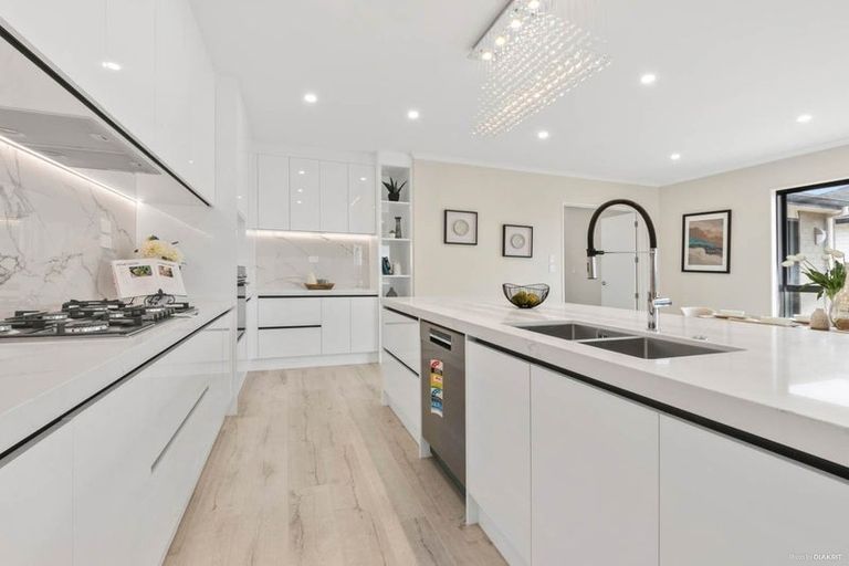 Photo of property in 11 Lumber Rise, Swanson, Auckland, 0614