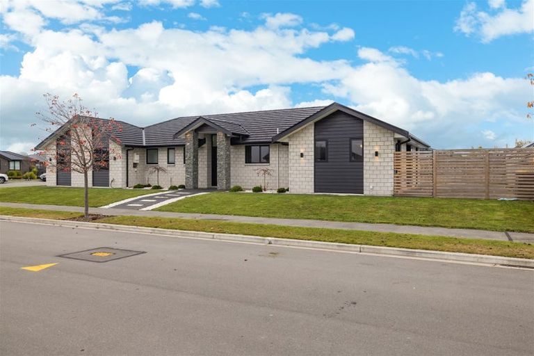 Photo of property in 32 Bill Harvey Drive, Halswell, Christchurch, 8025