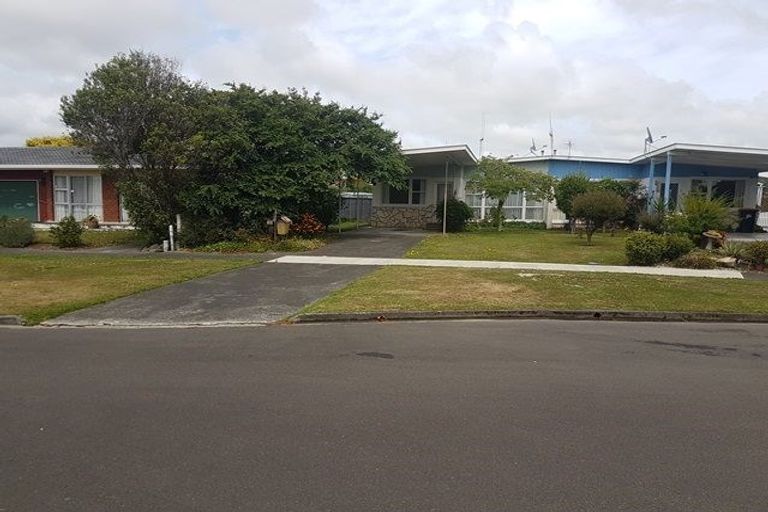 Photo of property in 6 Hollows Crescent, Takaro, Palmerston North, 4412