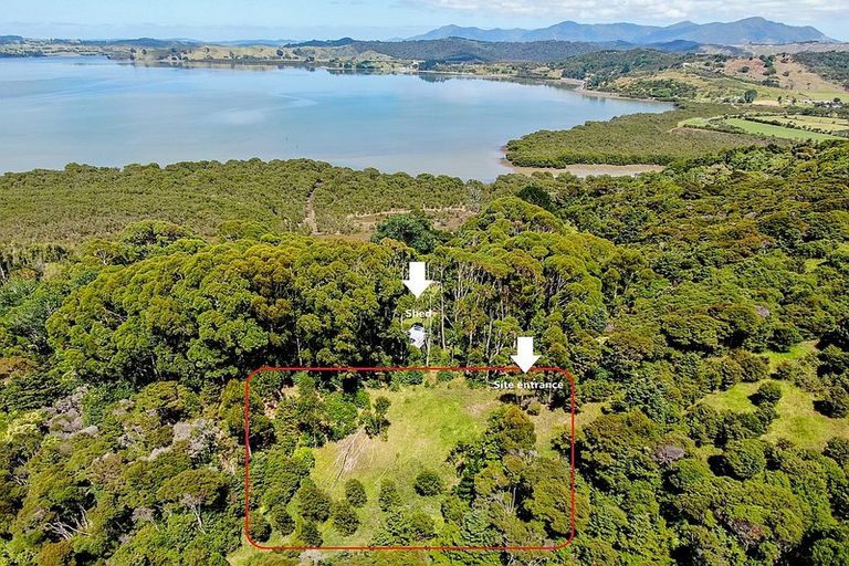 Photo of property in 192 West Coast Road, Kohukohu, 0491
