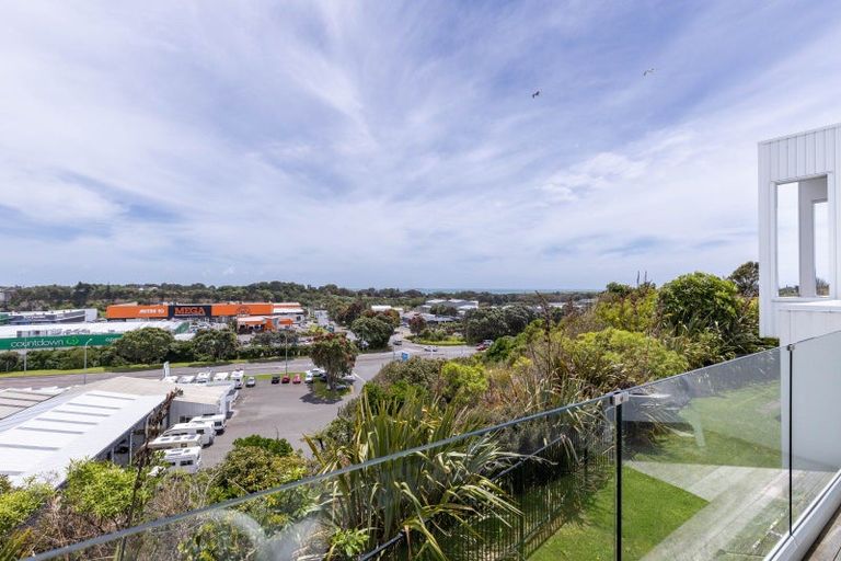 Photo of property in 5/86 Hurlstone Drive, Waiwhakaiho, New Plymouth, 4312