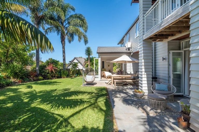 Photo of property in 8 Tree Fern Trail, Campbells Bay, Auckland, 0630