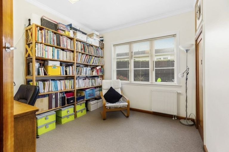 Photo of property in 18 Delhi Crescent, Khandallah, Wellington, 6035