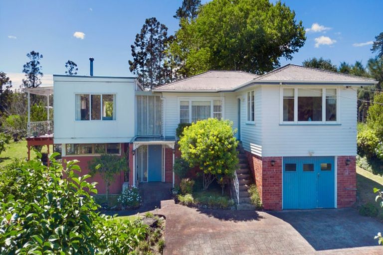 Photo of property in 12 Carter Road, Oratia, Auckland, 0604