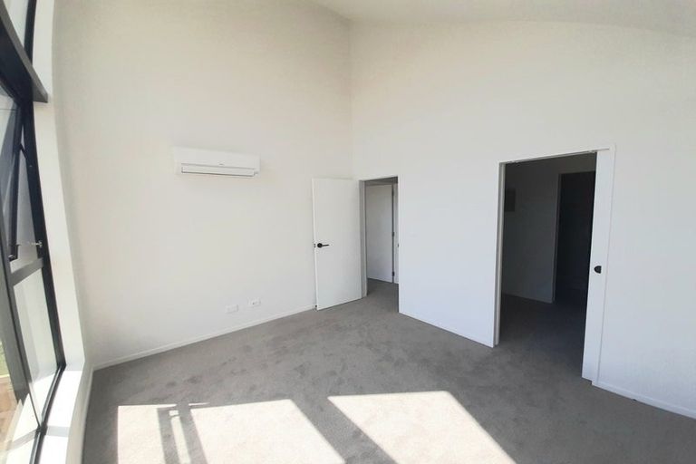 Photo of property in 105 Waekahu Road, Westgate, Auckland, 0814