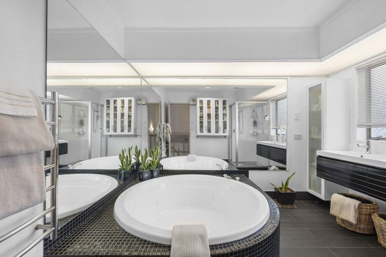 Photo of property in 2/10 Lilford Place, Half Moon Bay, Auckland, 2012