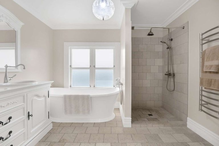 Photo of property in 43 Colombo Road, Waiuku, 2123