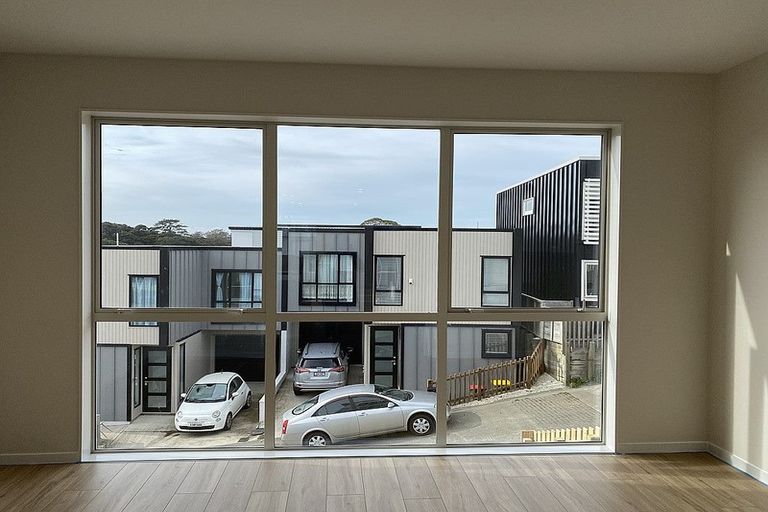 Photo of property in 3 Waihou Crescent, Albany Heights, Auckland, 0632