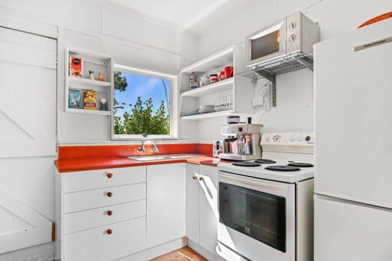 Photo of property in 1091 Dyers Pass Road, Governors Bay, Lyttelton, 8971