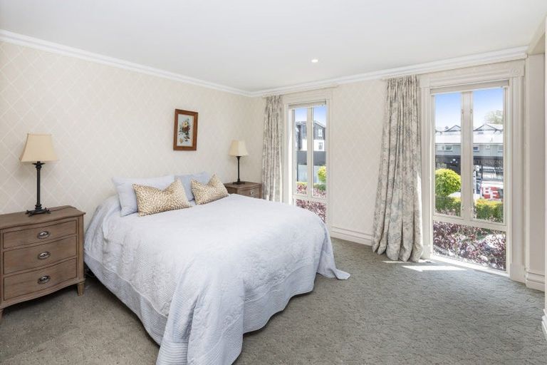 Photo of property in 152 Merivale Lane, Merivale, Christchurch, 8014