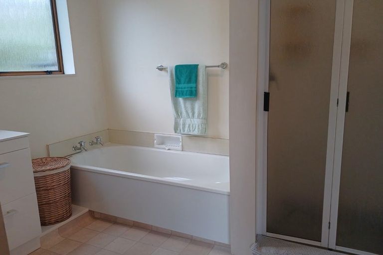 Photo of property in 88 Winara Avenue, Waikanae, 5036