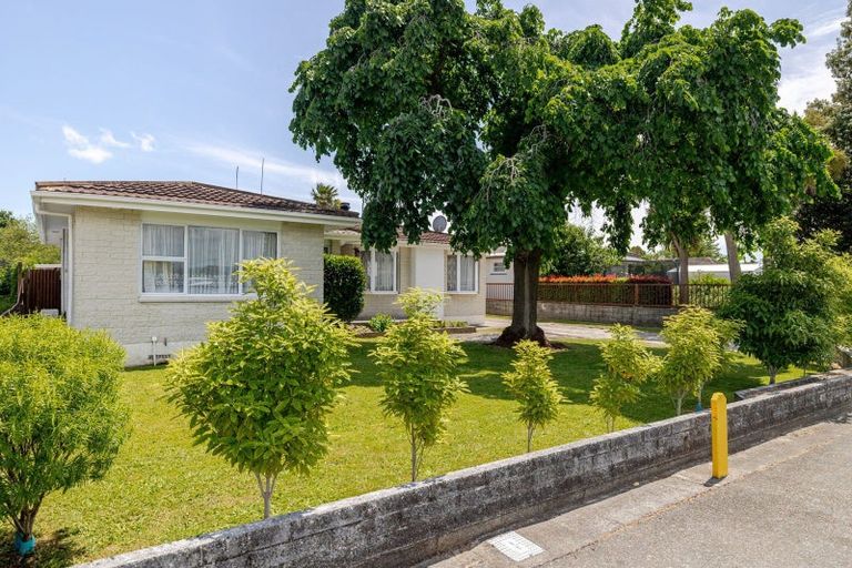 Photo of property in 73 College Street, Awapuni, Palmerston North, 4412