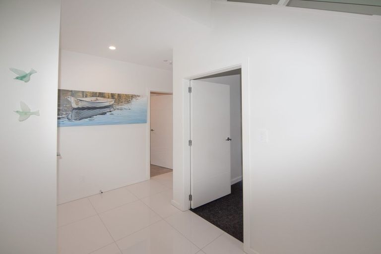 Photo of property in 5 Farnworth Terrace, Churton Park, Wellington, 6037